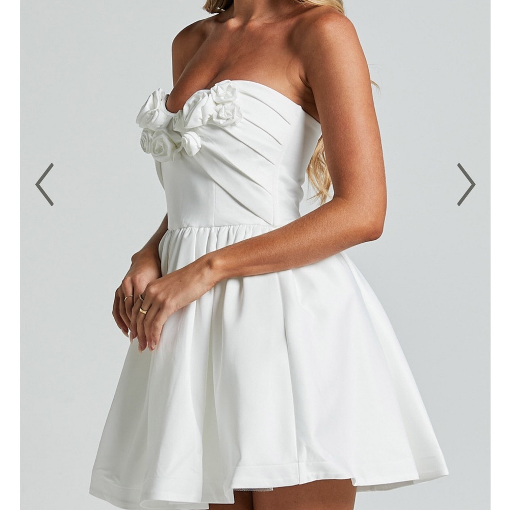 NWT Angeletta Mini Dress - Sweetheart Rosette Detail Fit & Flare in White🤍 - Picture 4 of 6